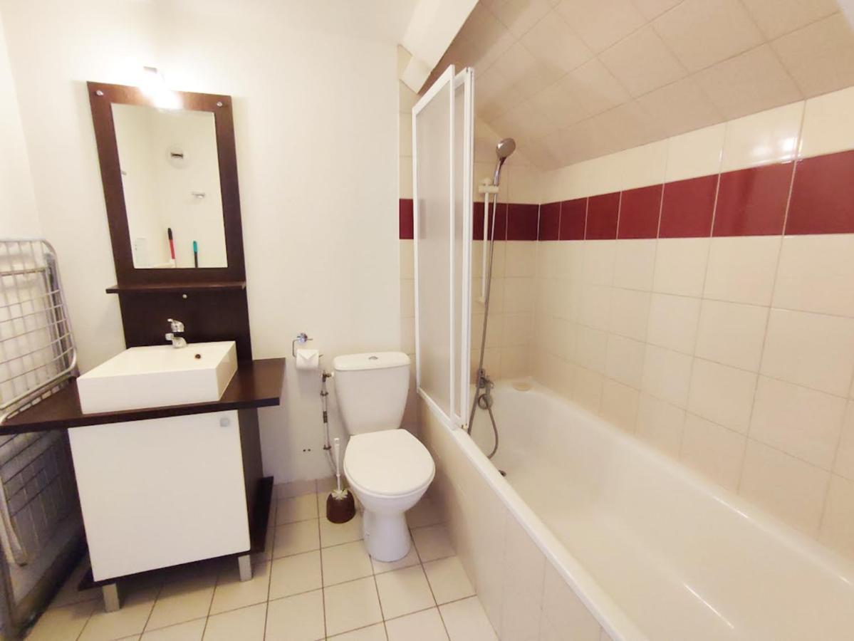 L'Esquiros, Studio, Centre Luchon, Casier A Skis, Wifi, Ascenseur, 3 Personnes Bagneres-de-Luchon Bagian luar foto