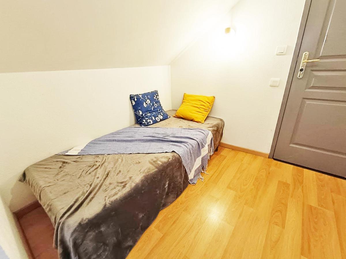 L'Esquiros, Studio, Centre Luchon, Casier A Skis, Wifi, Ascenseur, 3 Personnes Bagneres-de-Luchon Bagian luar foto